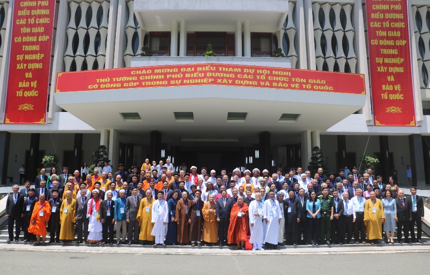 Hình ảnh Hội nghị Thủ tướng Chính phủ biểu dương các tổ chức tôn giáo có đóng góp tiêu biểu trong sự nghiệp xây dựng và bảo vệ Tổ quốc