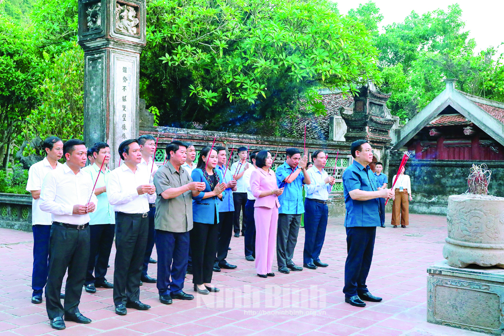 chu-tich-quoc-hoi-dang-huong-tai-khu-di-tich-quoc-gia-dac-biet-co-do-hoa-lu