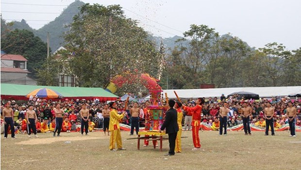 cao-bang-le-hoi-tranh-dau-phao-duoc-cong-nhan-la-di-san-phi-vat-the