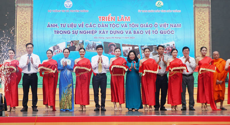 trien-lam-anh-tu-lieu-ve-cac-dan-toc-va-ton-giao-o-viet-nam-trong-su-nghiep-xay-dung-va-bao-ve-to-quoc-nam-2022