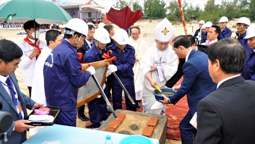 khoi-cong-xay-dung-nha-tho-giao-xu-tan-my-tinh-quang-binh