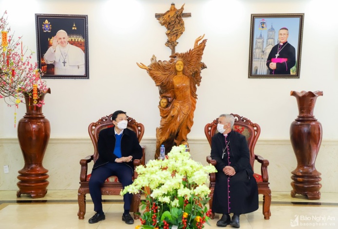 doan-cong-tac-tinh-nghe-an-tham-chuc-mung-cac-to-chuc-ca-nhan-ton-giao-dip-dau-xuan-nham-dan-2022