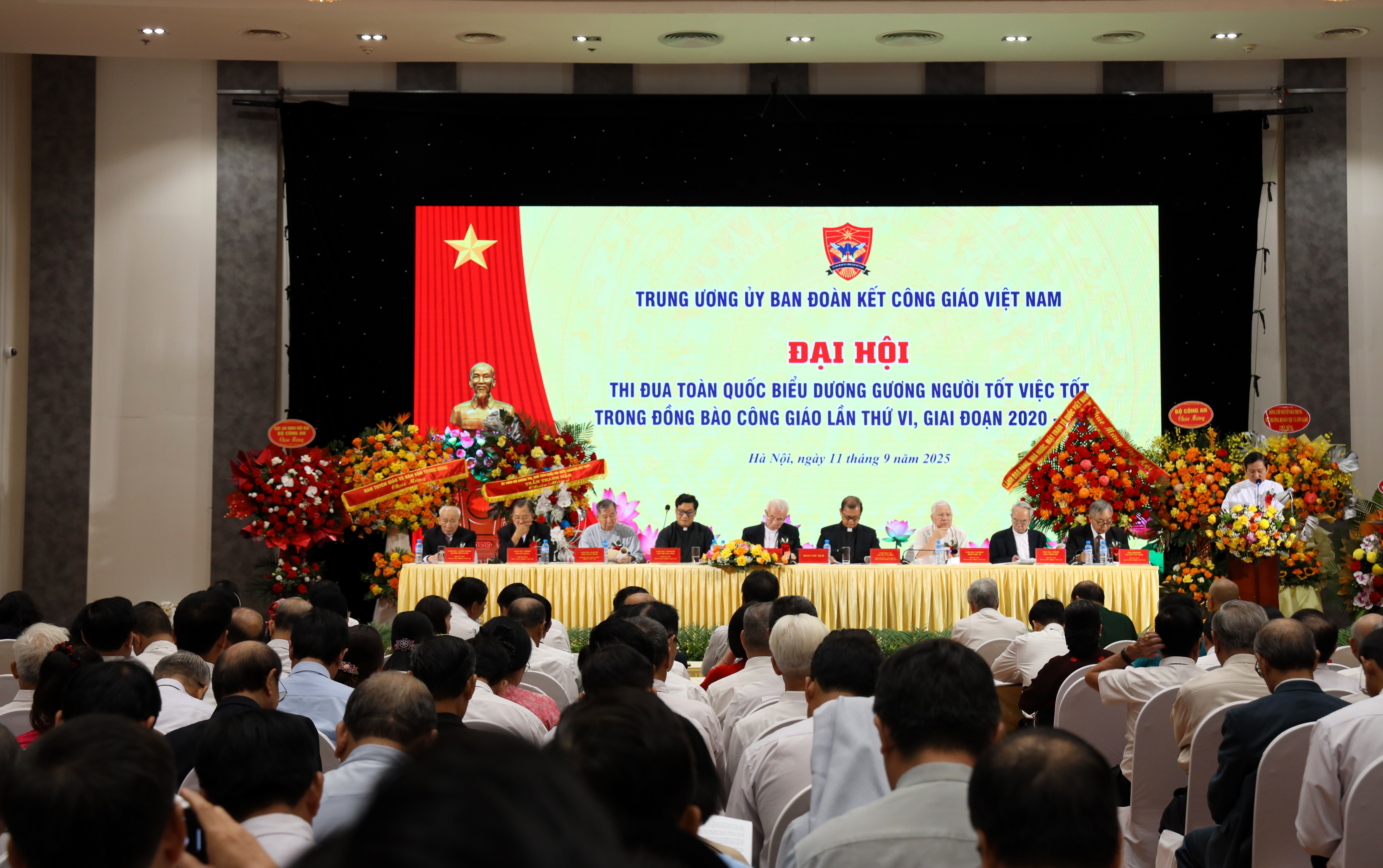 Toàn cảnh Đại hội thi đua người tốt việc tốt trong đồng bào Công giáo giai đoạn 2020-2025