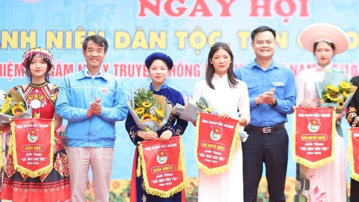 bac-giang-soi-noi-ngay-hoi-thanh-thieu-nien-dan-toc-ton-giao-nam-2022