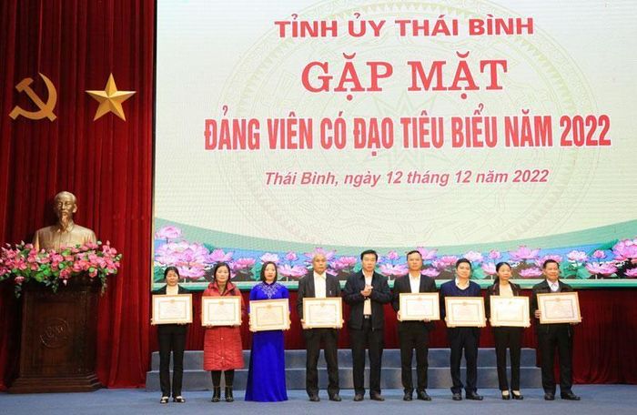 thai-binh-gap-mat-dang-vien-co-dao-tieu-bieu-nam-2022