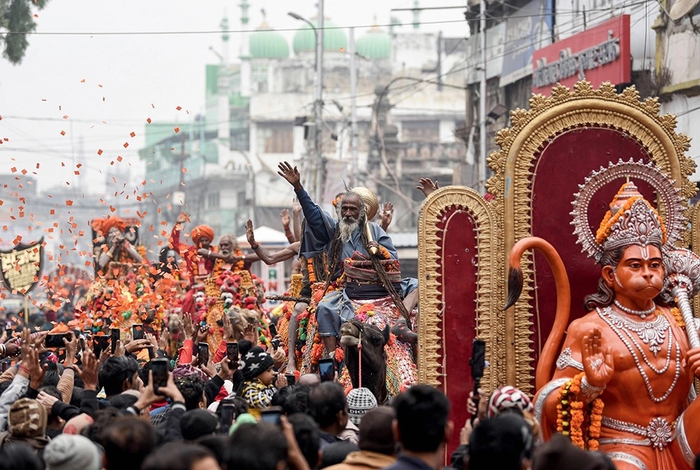 an-do-khai-mac-le-hoi-ton-giao-maha-kumbh-mela-lon-nhat-hanh-tinh