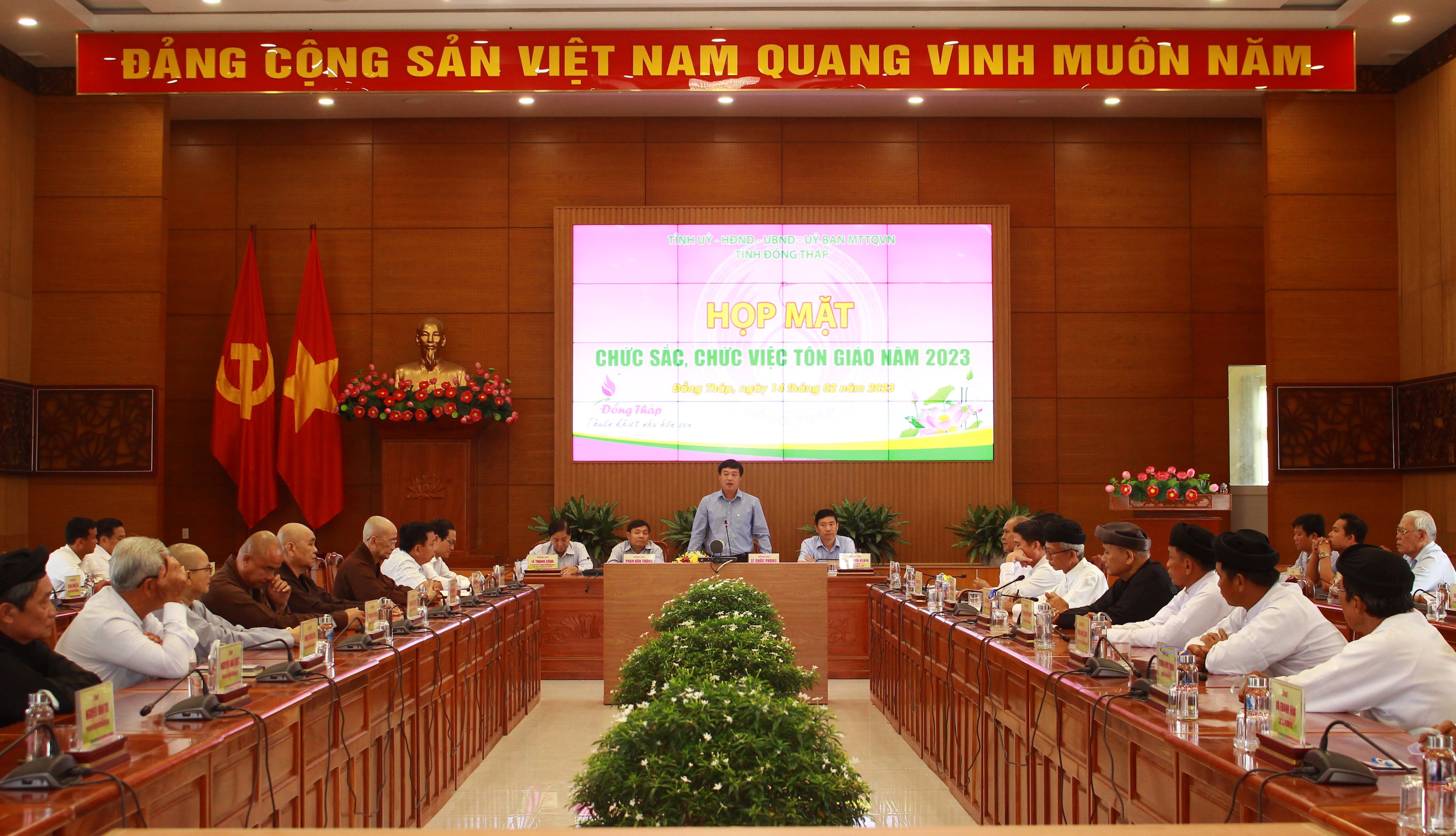 dong-thap-hop-mat-chuc-sac-chuc-viec-ton-giao-dau-nam-2023