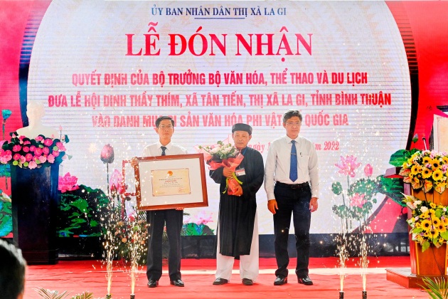 le-don-nhan-le-hoi-dinh-thay-thim-vao-danh-muc-di-san-van-hoa-phi-vat-the-quoc-gia