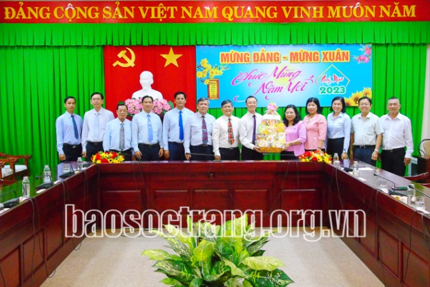 hoi-thanh-tin-lanh-ban-tri-su-giao-hoi-phat-giao-viet-nam-tinh-soc-trang-tham-chuc-tet-tinh-uy-hdnd-ubnd-tinh