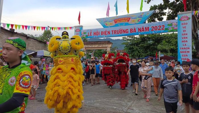 le-hoi-dien-truong-ba-bieu-tuong-cua-truyen-thong-dai-doan-ket