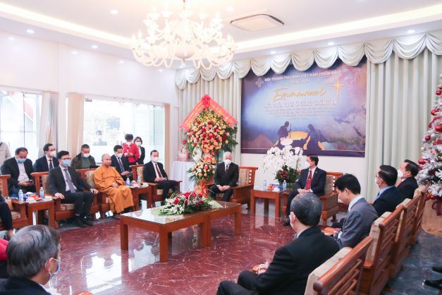 chu-tich-uy-ban-trung-uong-mat-tran-to-quoc-viet-nam-tham-va-chuc-mung-giang-sinh-hoi-thanh-tin-lanh-viet-nam-mien-bac