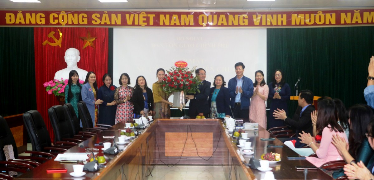 gap-mat-ky-niem-ngay-phu-nu-viet-nam-2010