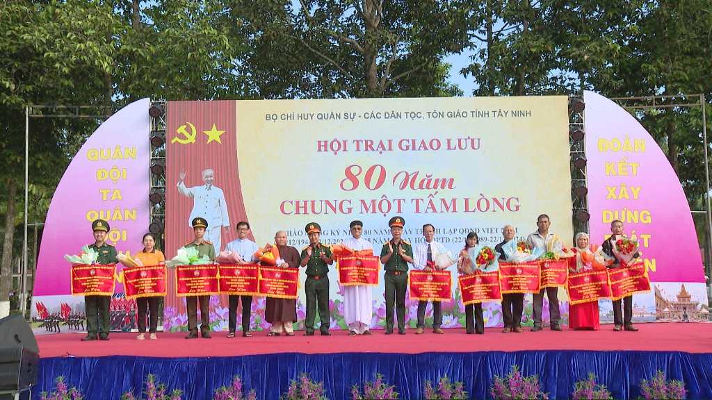 tham-tinh-doan-ket-quan-dan-giua-luc-luong-vu-trang-va-cac-ton-giao-o-tinh-tay-ninh