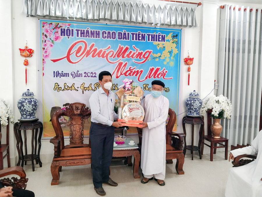 ban-ton-giao-tinh-ben-tre-tham-chuc-tet-cac-to-chuc-ton-giao-tren-dia-ban