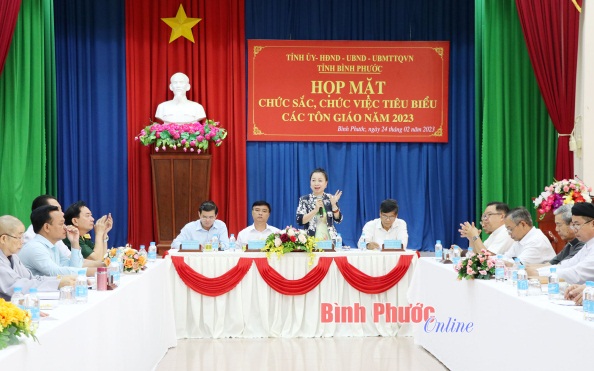 tinh-binh-phuoc-hop-mat-chuc-sac-chuc-viec-tieu-bieu-cac-ton-giao