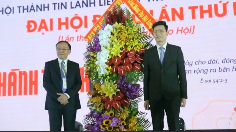 pho-truong-ban-ban-ton-giao-chinh-phu-nguyen-tien-trong-chuc-mung-dai-hoi-dong-hoi-thanh-tin-lanh-lien-hiep-truyen-giao-viet-nam-lan-thu-i