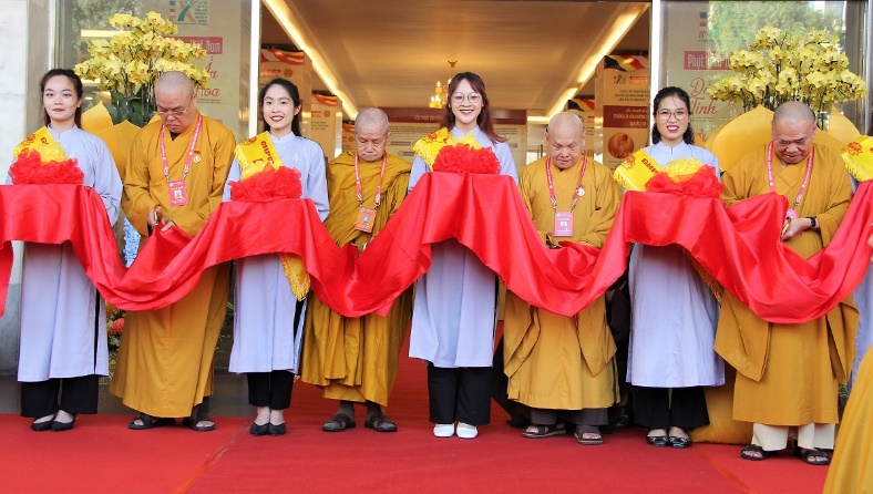 khai-mac-trien-lam-dau-an-tinh-hoa-truoc-them-dai-hoi-phat-giao-toan-quoc-lan-thu-ix