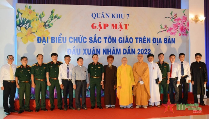 bo-tu-lenh-quan-khu-7-gap-mat-chuc-sac-cac-ton-giao-tren-dia-ban