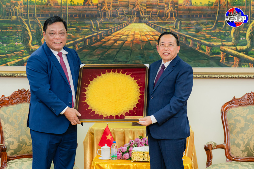 Đoàn Bộ Dân tộc và Tôn giáo Việt Nam chào thăm Bộ Lễ nghi và Tôn giáo Vương quốc Campuchia doan-bo-dan-toc-va-ton-giao-viet-nam-chao-tham-bo-le-nghi-va-ton-giao-vuong-quoc-campuchia