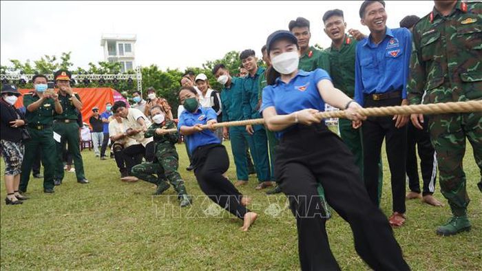 gop-phan-cung-co-tang-cuong-doan-ket-quan-dan