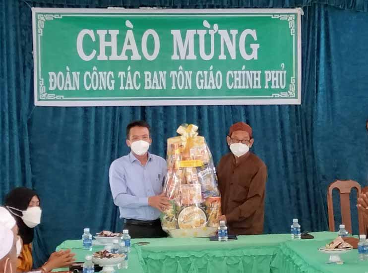 ban-ton-giao-chinh-phu-tham-chuc-mung-thang-ramadan-tai-cong-dong-hoi-giao-islam-tinh-an-giang